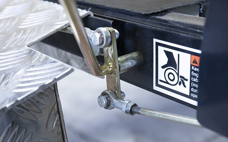 BENDPAK GP-9F GRANDPRIX SERIES 9,000 LB. ALI CERTIFIED 4-POST / INCLUDES CASTER KIT, DRIP TRAYS, MOBILE JACK TRAY, ALUMINUM RAMPS