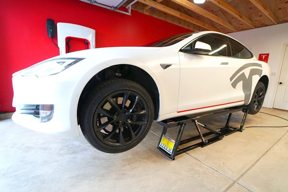 QUICKJACK 6000ELX 6,000 LB. CAPACITY SUPER-LONG PORTABLE CAR LIFT