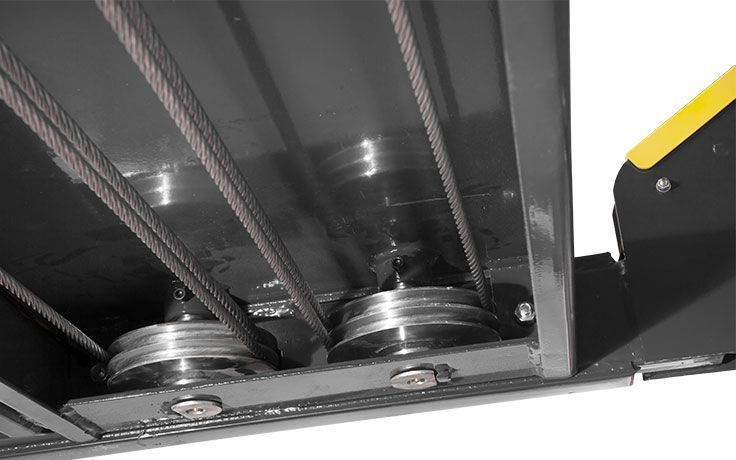 BENDPAK HD-9ST 9,000-LB. CAPACITY ALI CERTIFIED NARROW WIDTH CAR LIFT